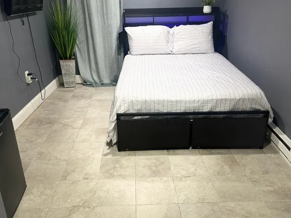 43 Kingston St #1, Lawrence, MA 01843