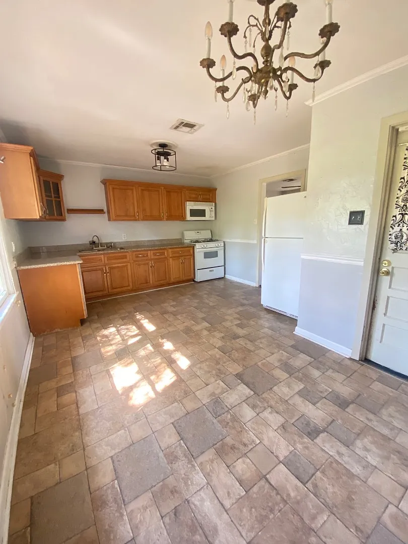 4208 Parkway Drive — Photo 3