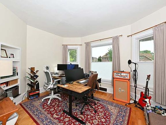 5th image of 2547 S Howell Ave