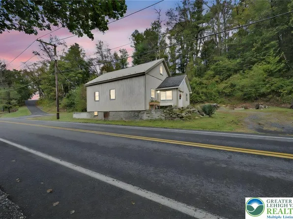 651 Deturksville Rd, Pine Grove, PA 17963