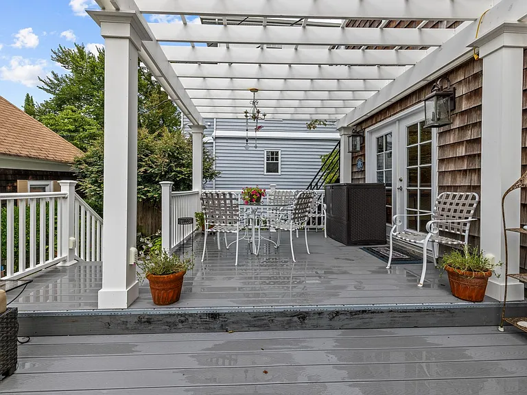 Timeless Ghent Home features charm and elegance in Historic Stockley Gardens — Photo 31