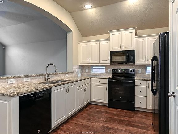 5th image of 2029 Stubbs Dr