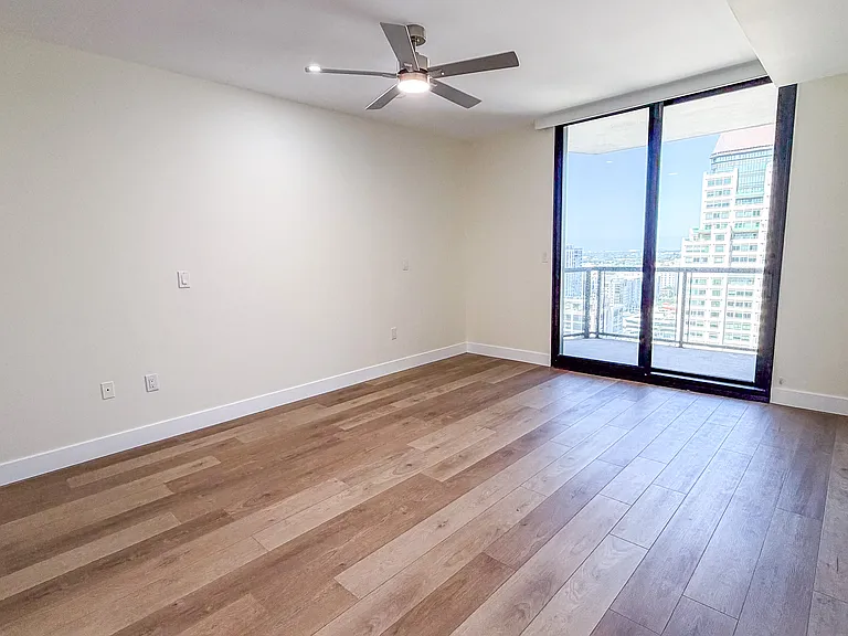 1 Beach Dr SE #2512 — Photo 16