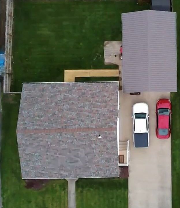 2nd image of 942 Winthrop Ln