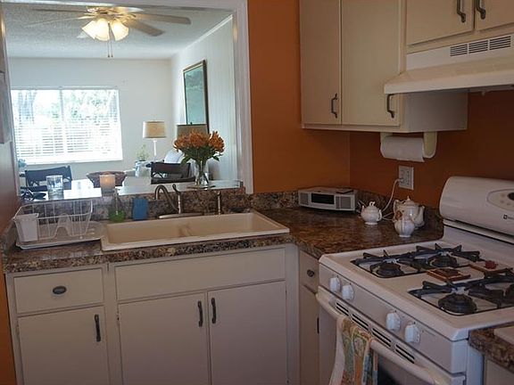 3rd image of 1404 Arrowhead Cir W