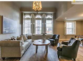 229 Ward Pkwy APT 1003A, Kansas City, MO 64112