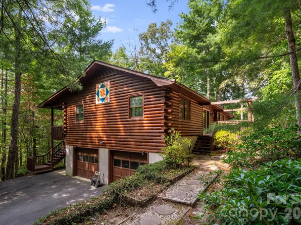 423 Rambling Dr, Hendersonville, NC 28739