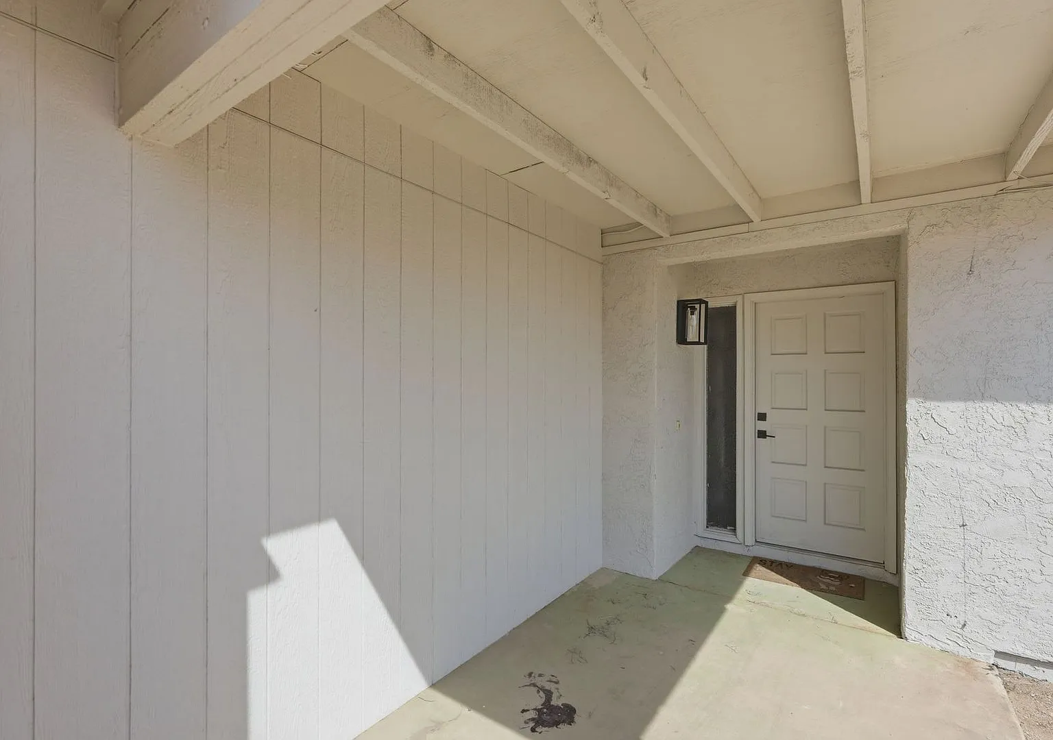 Spacious 3BR/2BA Tucson Retreat with 2-Car Garage & Expansive Patio — Photo 4