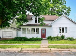 111 1st St NE, Altura, MN 55910