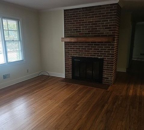 5th image of 305 Augusta Rd