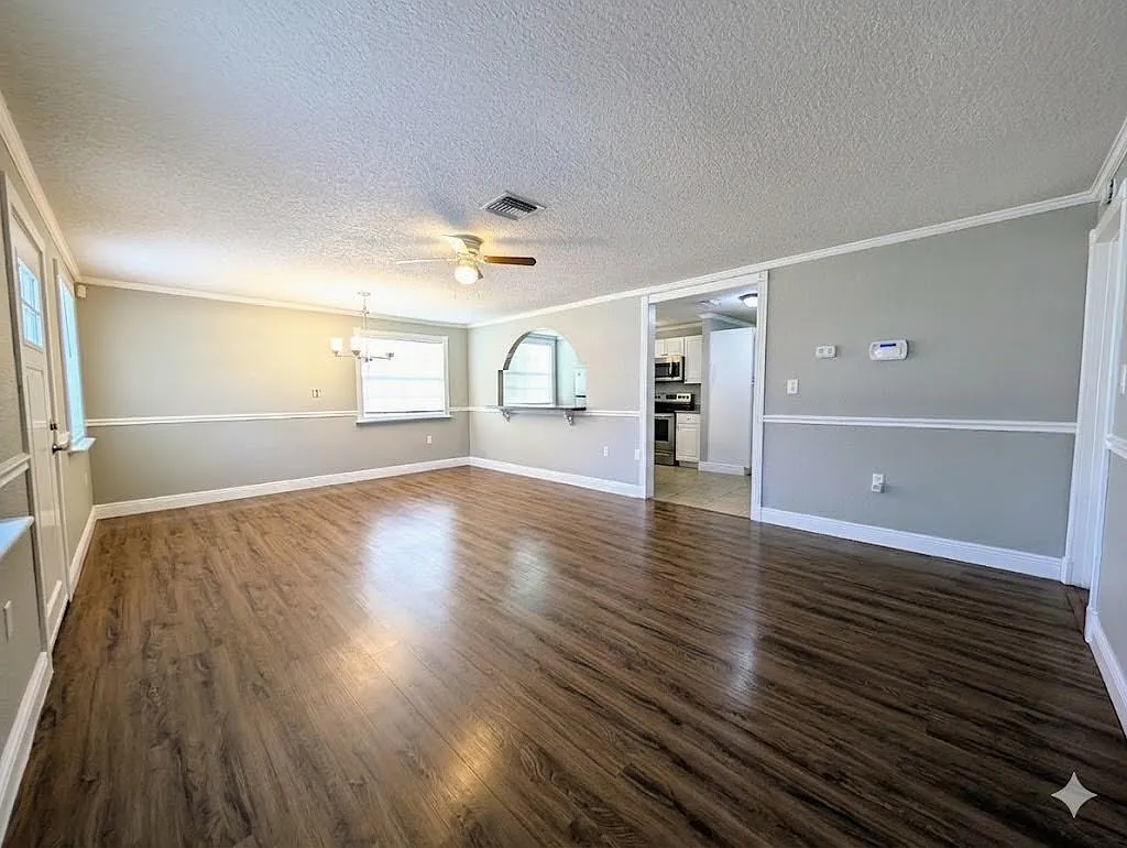 Building Photo - 7308 Alvina St