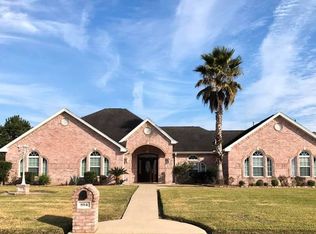 884 E Arizona St, Bridge City, TX 77611