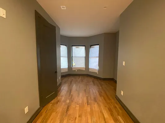 Rented by Premier Metro Realty Corp | media 25