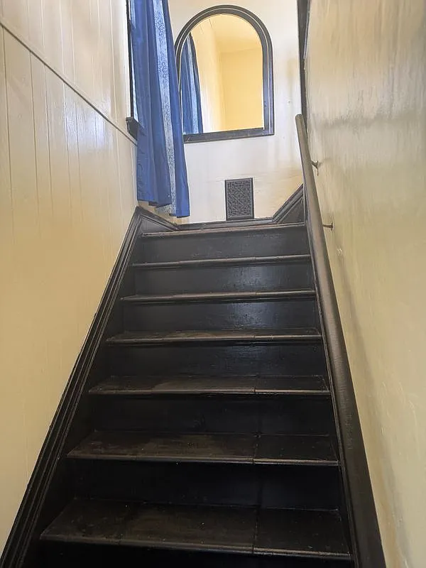 3 bed, 1.0 bath, 1200 sqft, $1,300 — Photo 4
