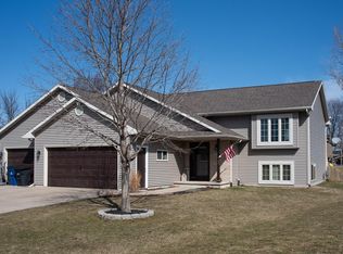 840 Carissa Ct, Omro, WI 54963