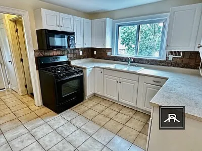 25 Heath St #2 — Photo 6