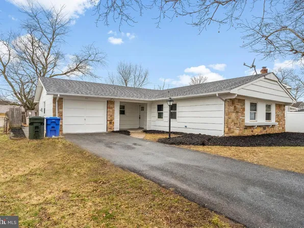 111 Hazelwood Cir, Willingboro, NJ 08046