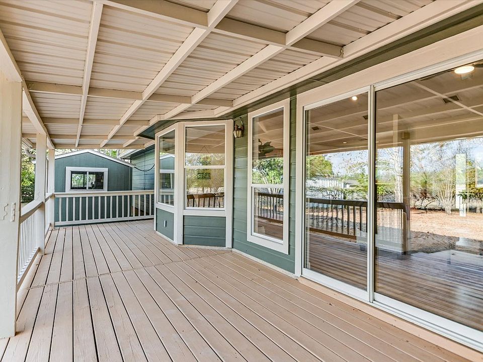 1st image of 302 Valley Dr #302