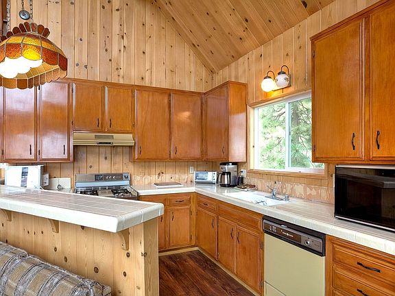 3rd image of 28975 Lassen Dr