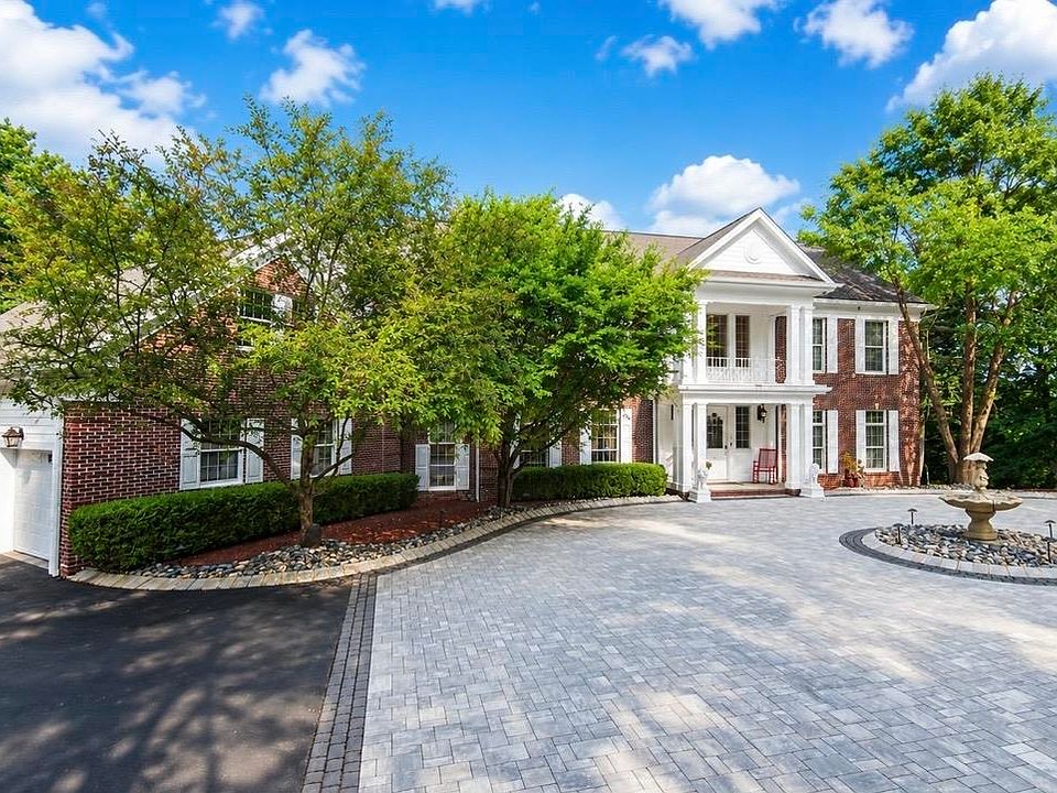 1st image of 317 Rock Ridge Ct