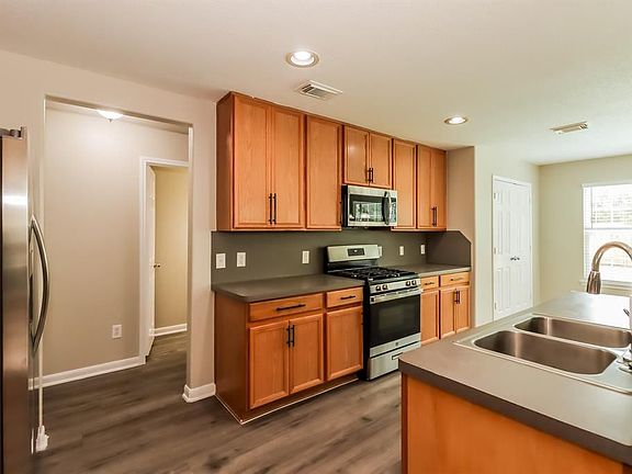 5th image of 2227 Bristol Bend Ln