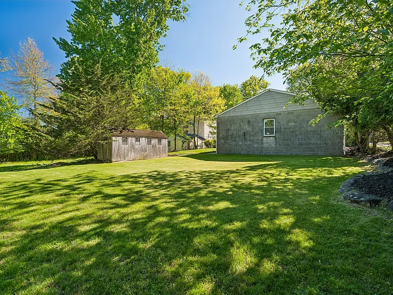186 W Northfield Rd — Photo 40