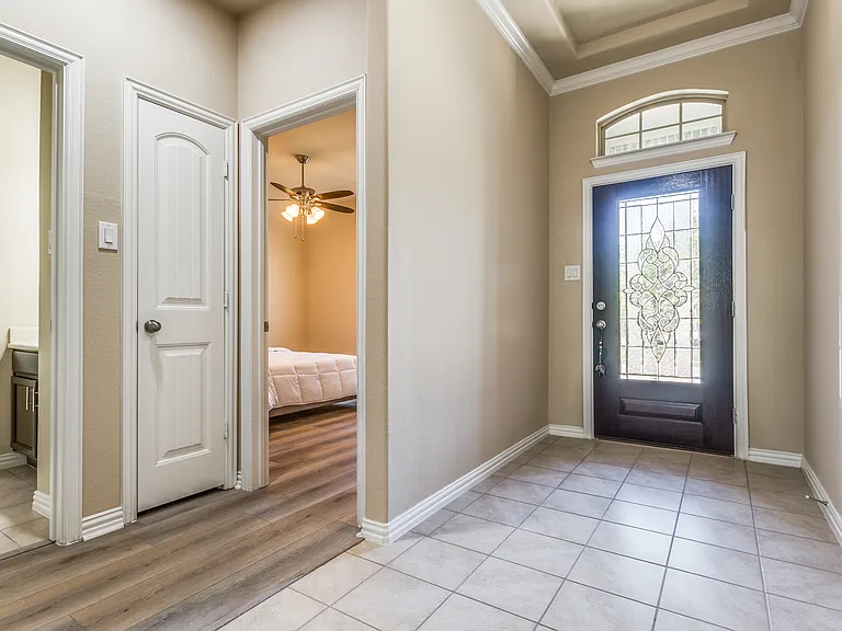 307 Eden Dr — Photo 8