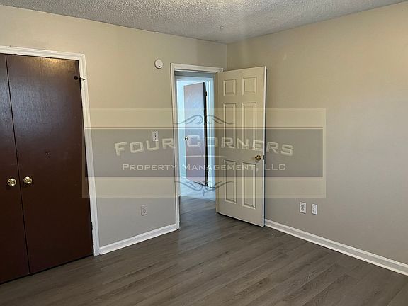 5th image of 420 Salem St #D
