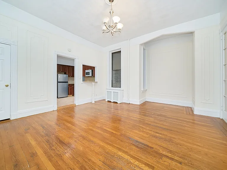 414 E 89th St #1R — Photo 9