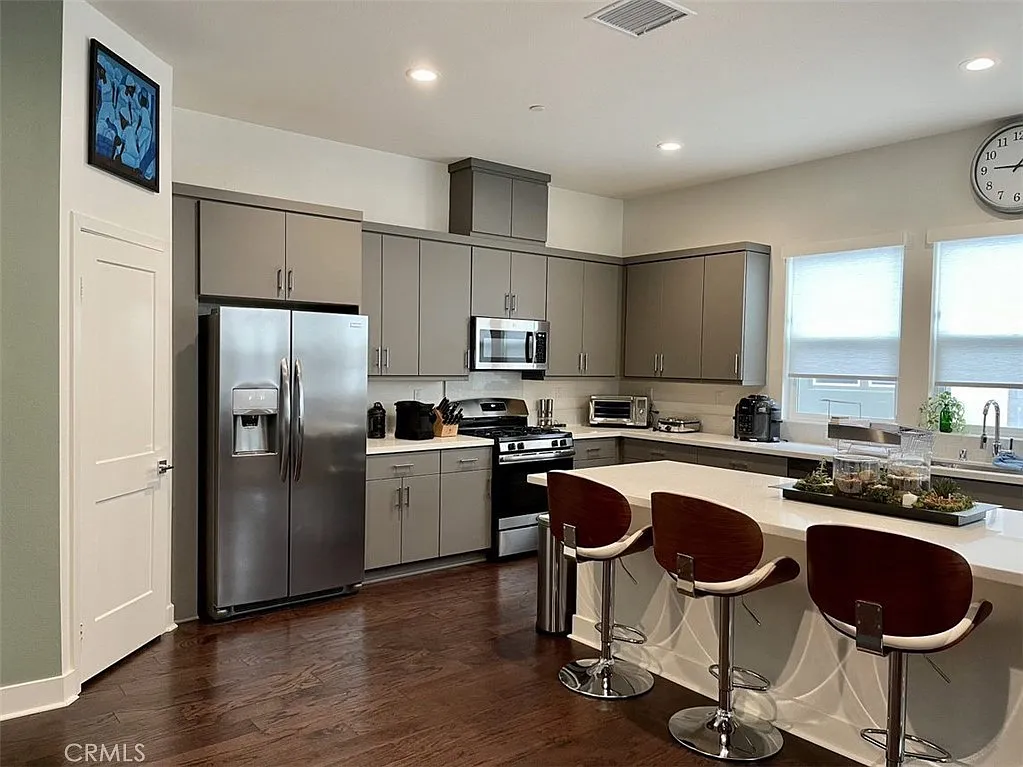 3 bed, 1821 sqft, $1,500 — Photo 1