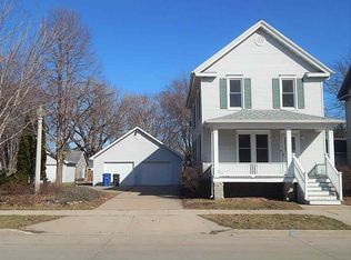 106 Bay St, Oshkosh, WI 54901