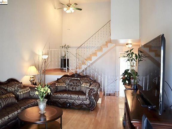 3rd image of 3973 Chatham Ct
