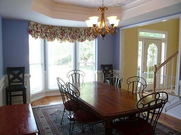 3rd image of 824 Aldenham Ct