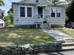 14 Hopewell St, Taunton, MA 02780