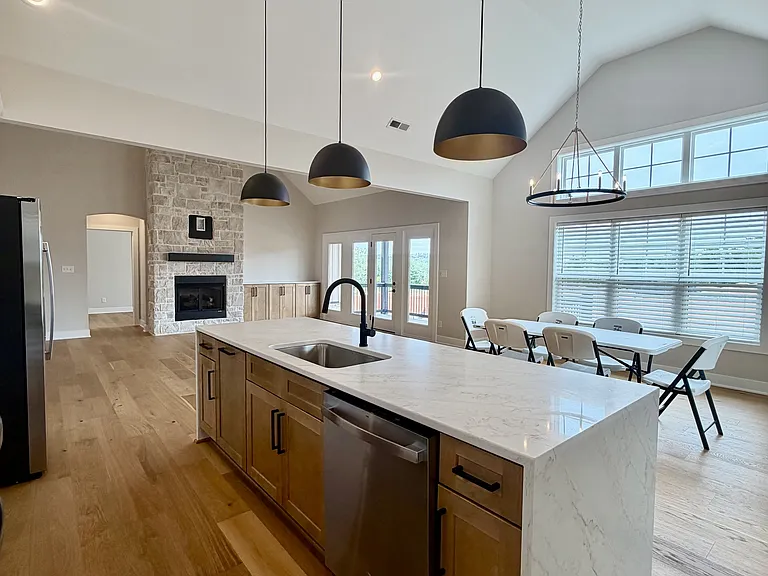 204 Crest Ridge Ct — Photo 13