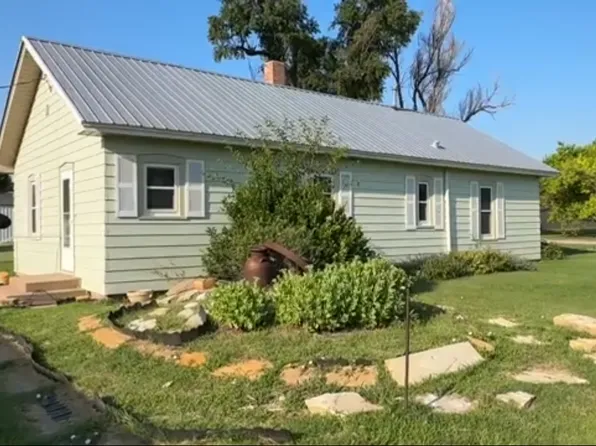 305 Tuttle St, Rozel, KS 67574