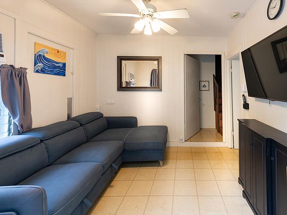 3rd image of 3128 Monsarrat Ave #D