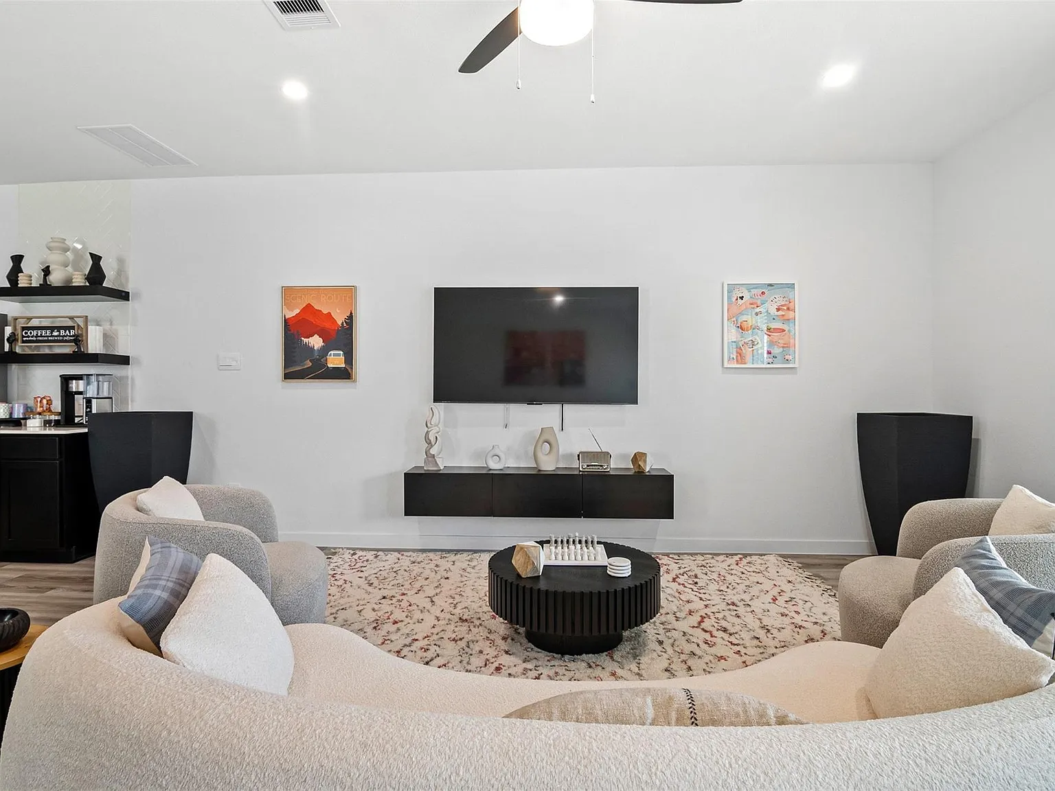 4 bed, 2.5 bath, 2166 sqft, $2,800 — Photo 4