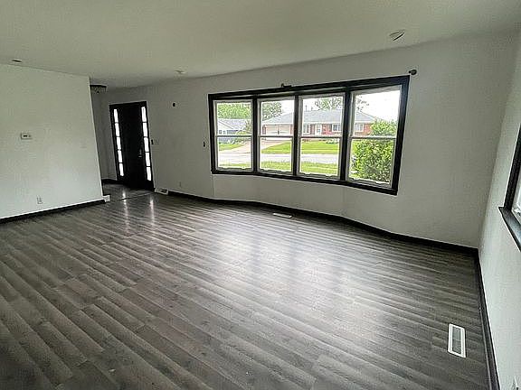 5th image of 1012 Juniper Dr SW