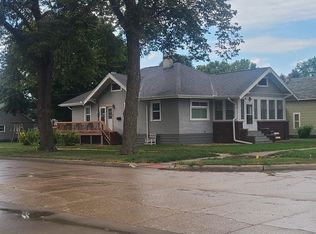 135 4th Ave SW, Le Mars, IA 51031