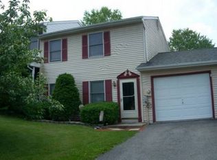 7 Russet Ln, Millersville, PA