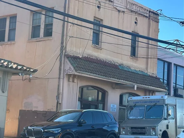 94-891 Waipahu St, Waipahu, HI 96797