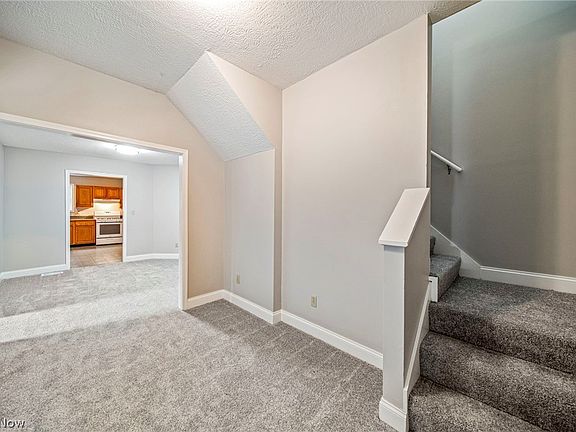 3rd image of 585-583 E Buchtel Ave
