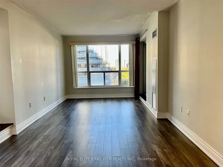 909 Bay St #811 — Photo 2