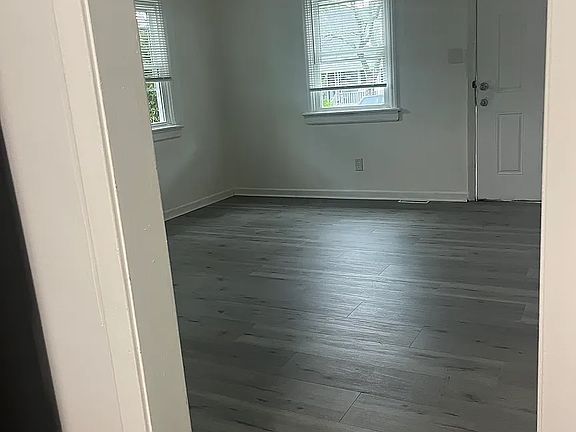 2nd image of 2617 Redwood Ave