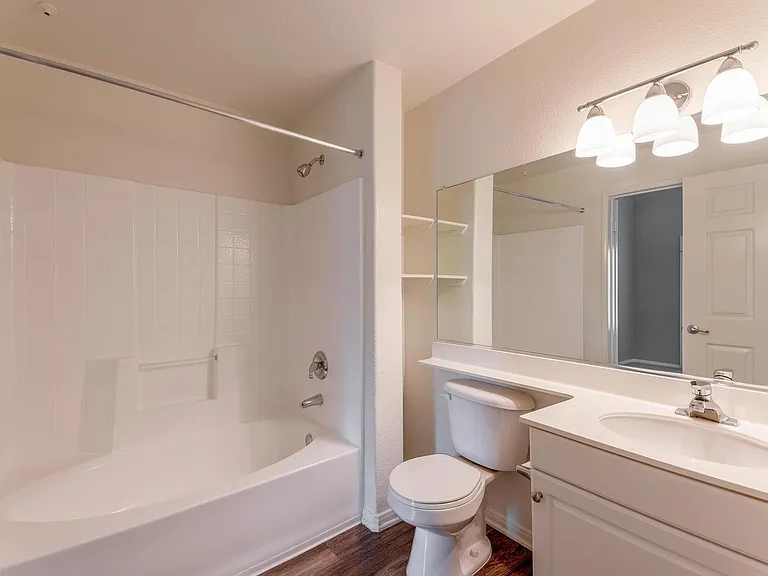 Laurel Canyon Apartment Homes — Photo 46