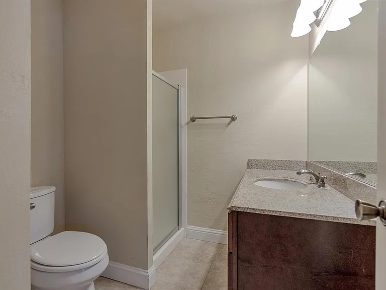 704 Christie Ct — Photo 19