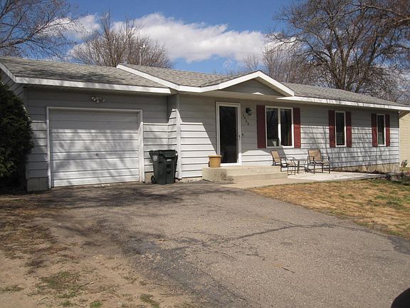 2nd image of 2409 Basswood Ln