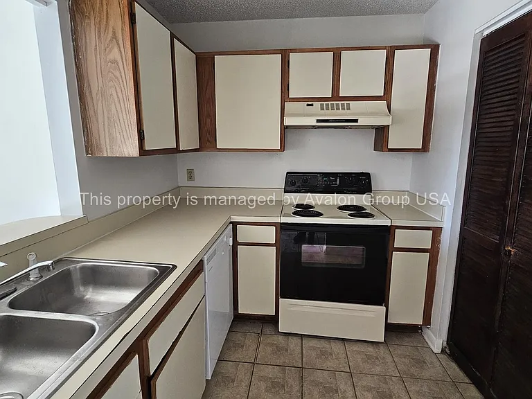 10724 Alden Rd #1 — Photo 11