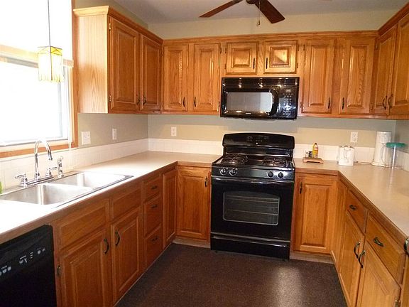 4th image of 1417 E 12th Ave